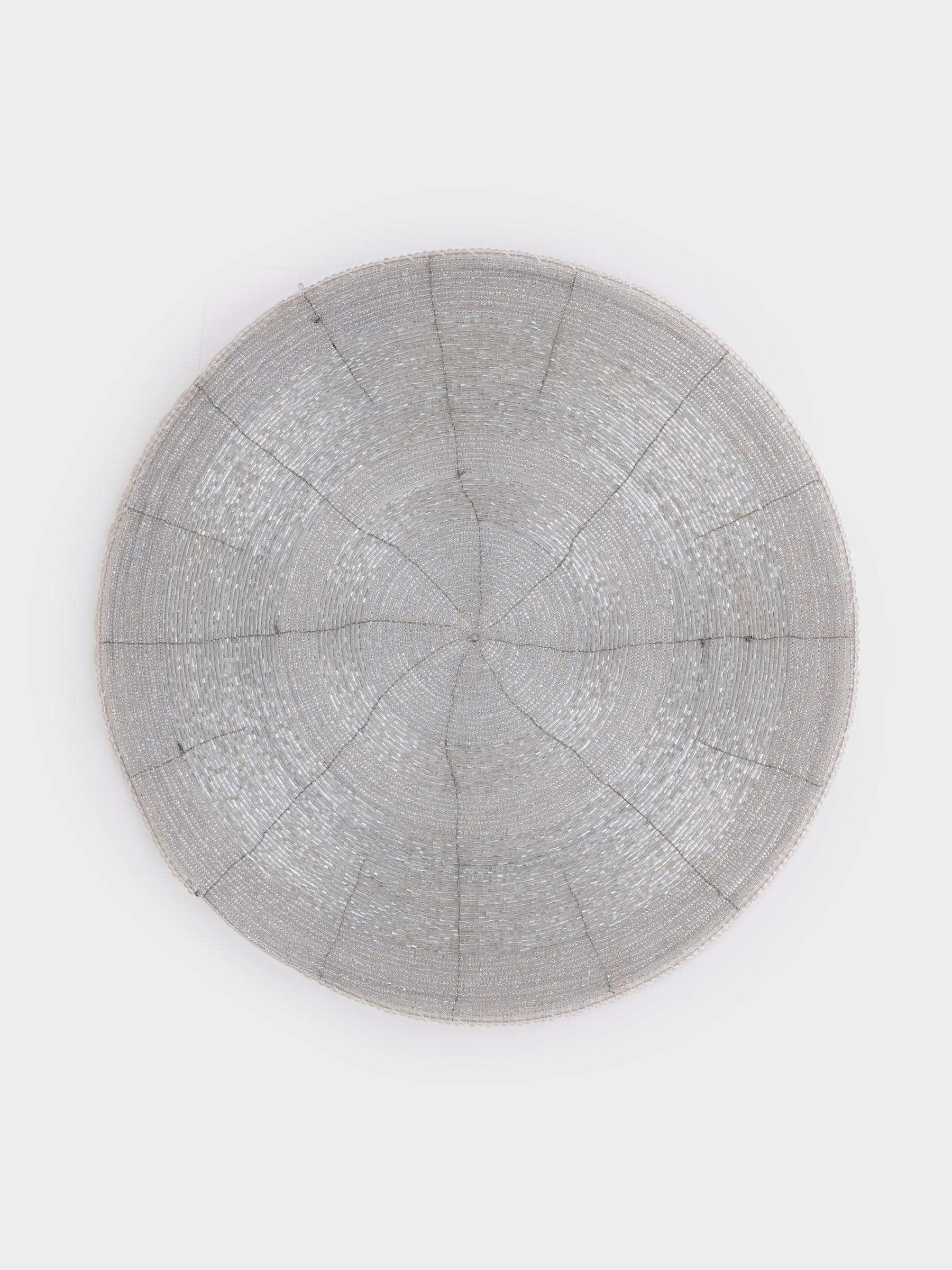 Салфетка под приборы, 36 см, бисер, круглая, серебристая, Bijou Салфетка под приборы, 36 см, бисер, круглая, серебристая, Bijou
