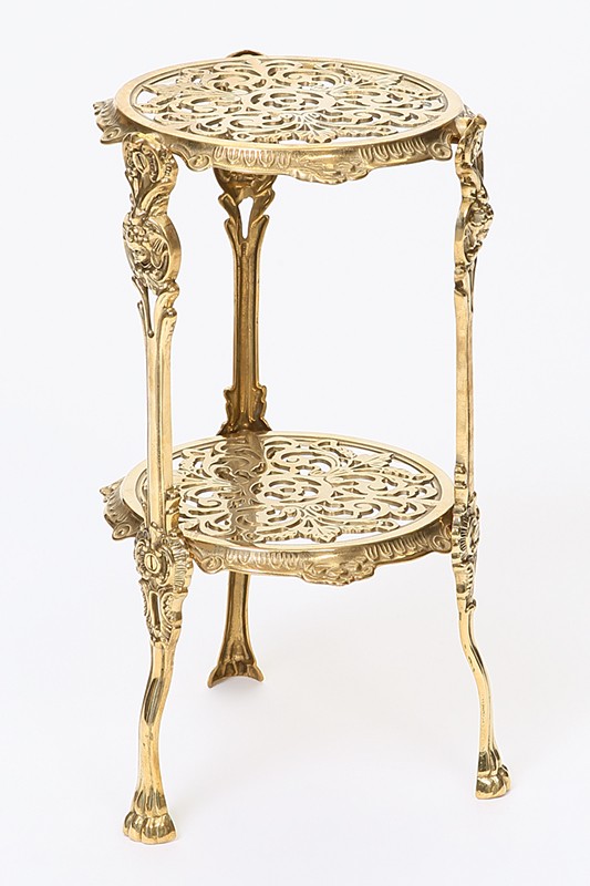 Столик 25х44 см.