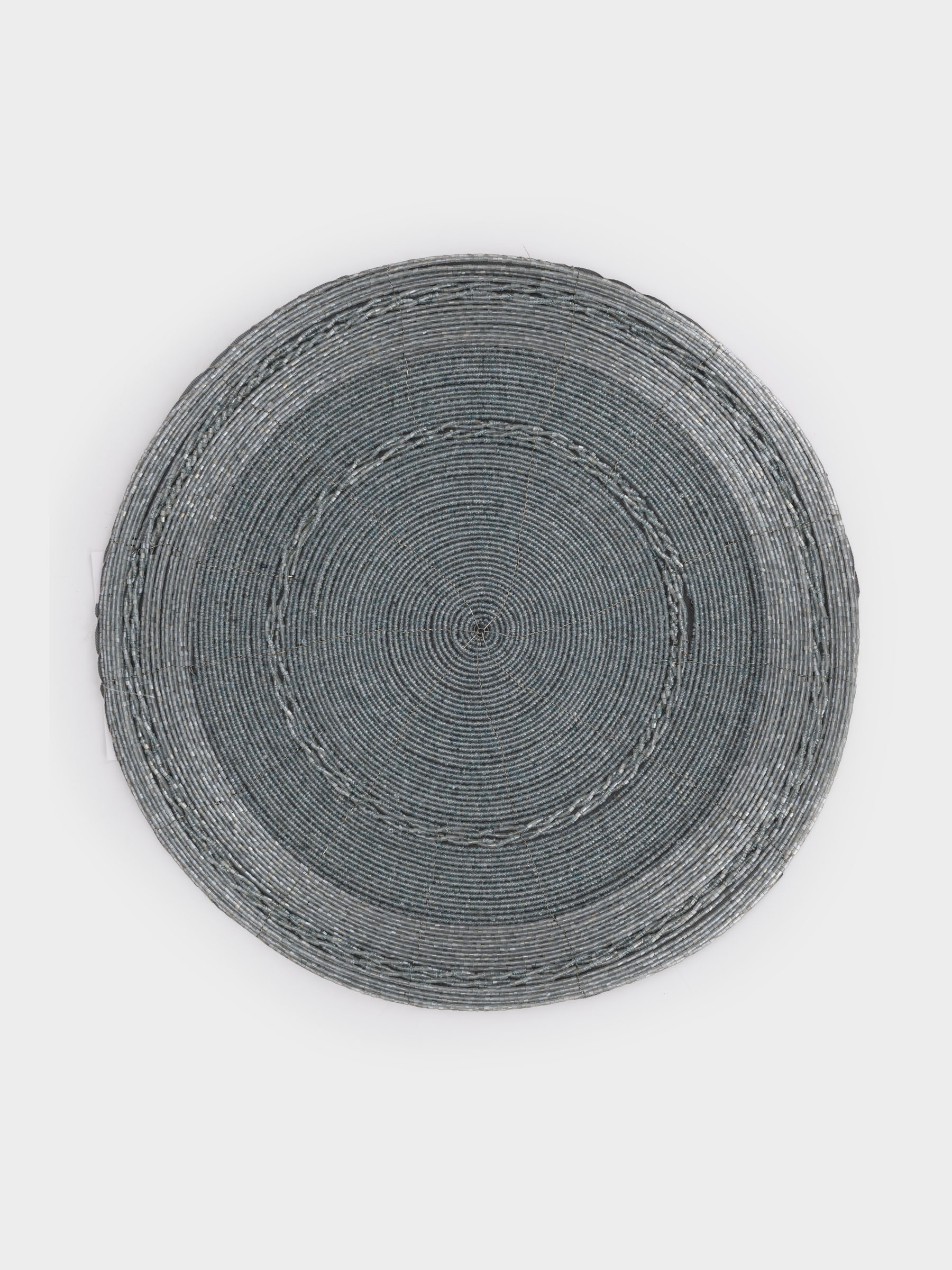 Салфетка под приборы, 36 см, бисер, круглая, серая, Bijou Салфетка под приборы, 36 см, бисер, круглая, серая, Bijou