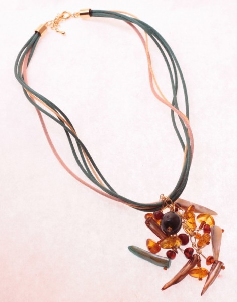 Колье на шнурах