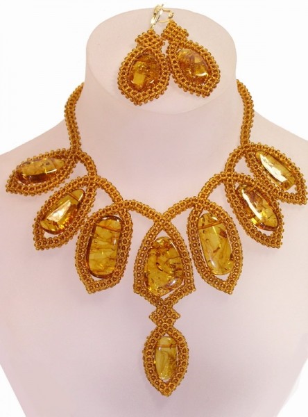 Колье, серьги