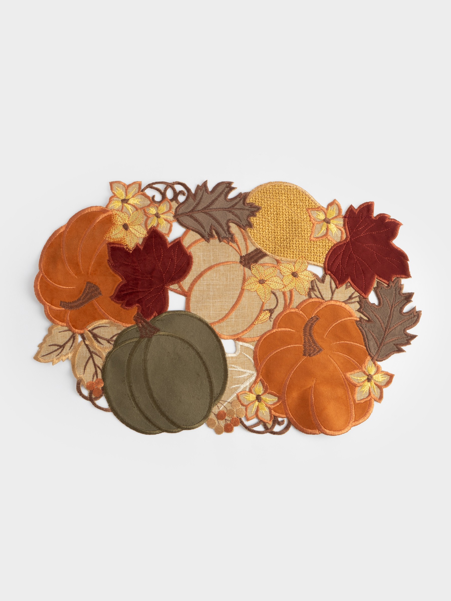 Салфетка под приборы, 30✕45 см, полиэстер, овальная, бежевая, Тыквы в листьях, Bright pumpkin