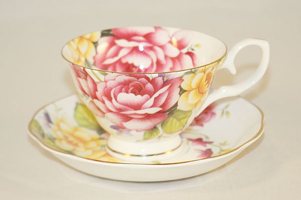 Валберис чашка с блюдцем. Набор чашек с блюдцами. Чашка фарфор розовый с цветком. Дулевский фарфор чашка чайная 450мл. Lefard чайный сервиз блоссом.